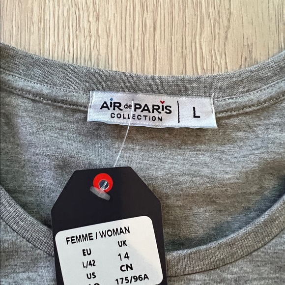 NWT Air Paris Collection, T-shirt “ Paris is Amour” Sz L. - Picture 4 of 4